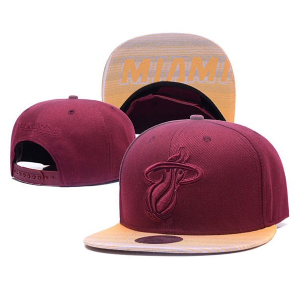 Снепбек Miami Heat Team Ground 2.0 Snapback Mitchell & Ness